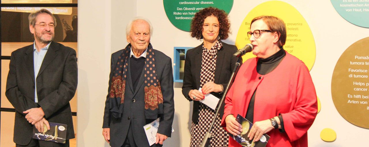 A sculpture of the academic sculptor Josip Diminić as permanent exhibit in the House of Istrial Olive Oil